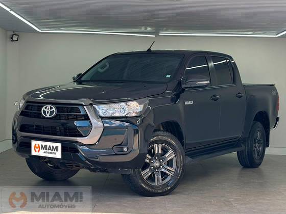 TOYOTA HILUX 2.8 D-4D TURBO DIESEL CD SR 4X4 AUTOMÁTICO